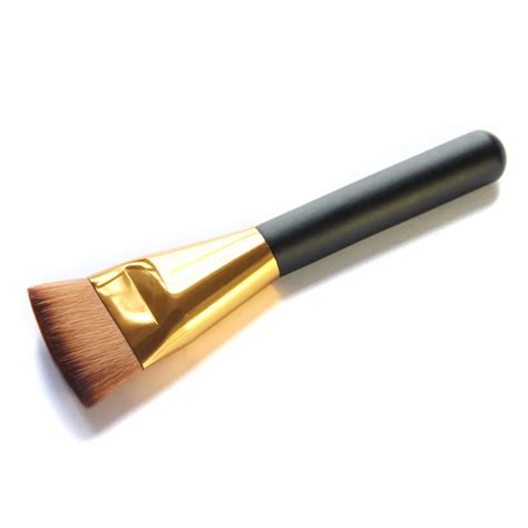 flat top bronzer makeup brush.